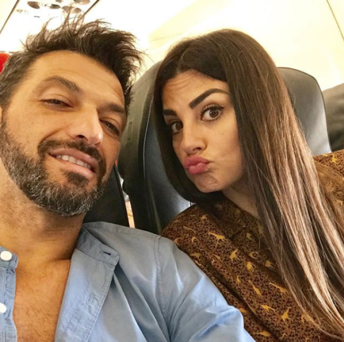 La seconda coppia è formata dal cantautore Pago e dalla sua compagna Serena Enardu. Dopo essere stato insieme a Miriana Trevisan 
