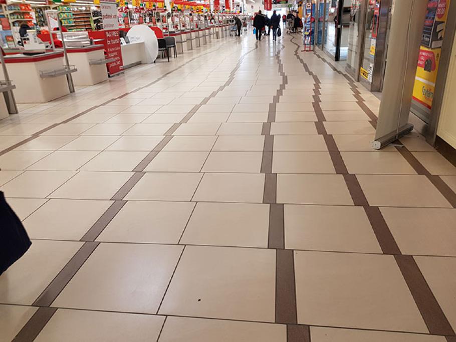 Un supermercato destabilizzante