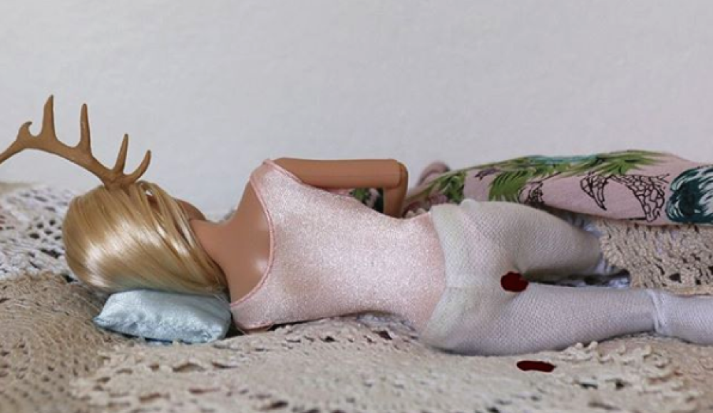 E come tutte donne anche Trophy Wife Barbie ha il ciclo