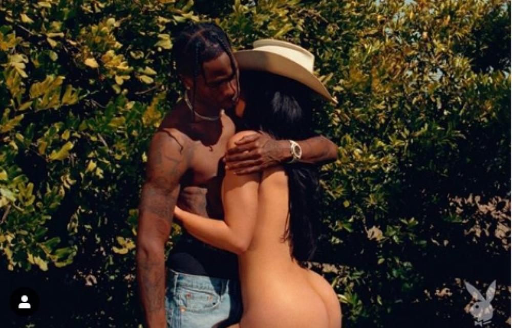 Nuda con il suo rapper
