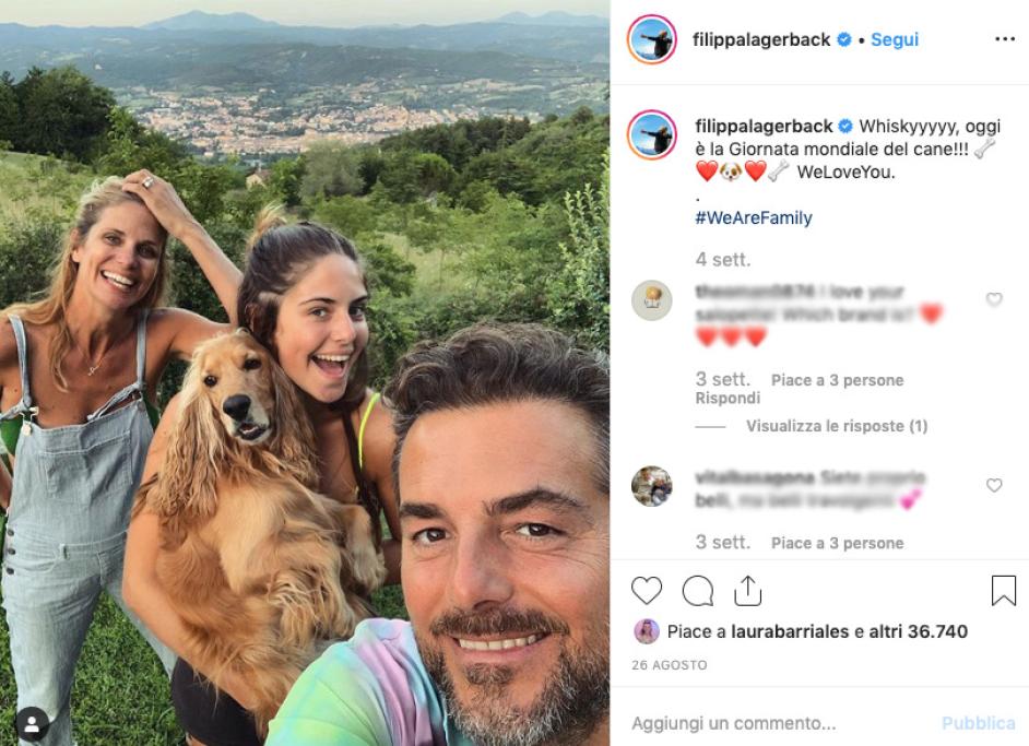 Ecco tutta la famiglia Bossari al completo, compreso amico a 4 zampe