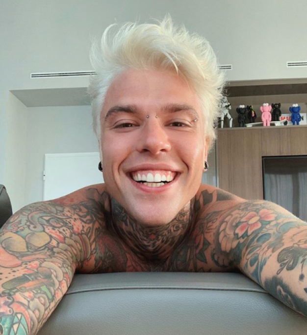 Fedez, al secolo Federico Leonardo Lucia, è nato a Milano il 15 ottobre del 1989.
