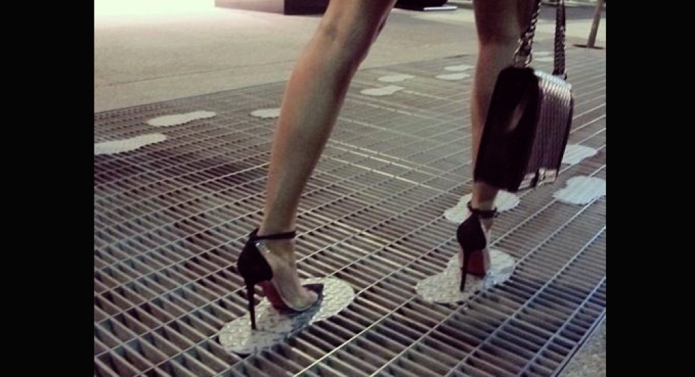 Lastre per camminare sulle grate con i tacchi senza incastrarsi