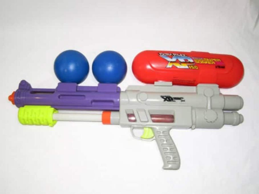 Per una pistola ad acqua vintage Super Soaker si possono spendere anche 200 dollari