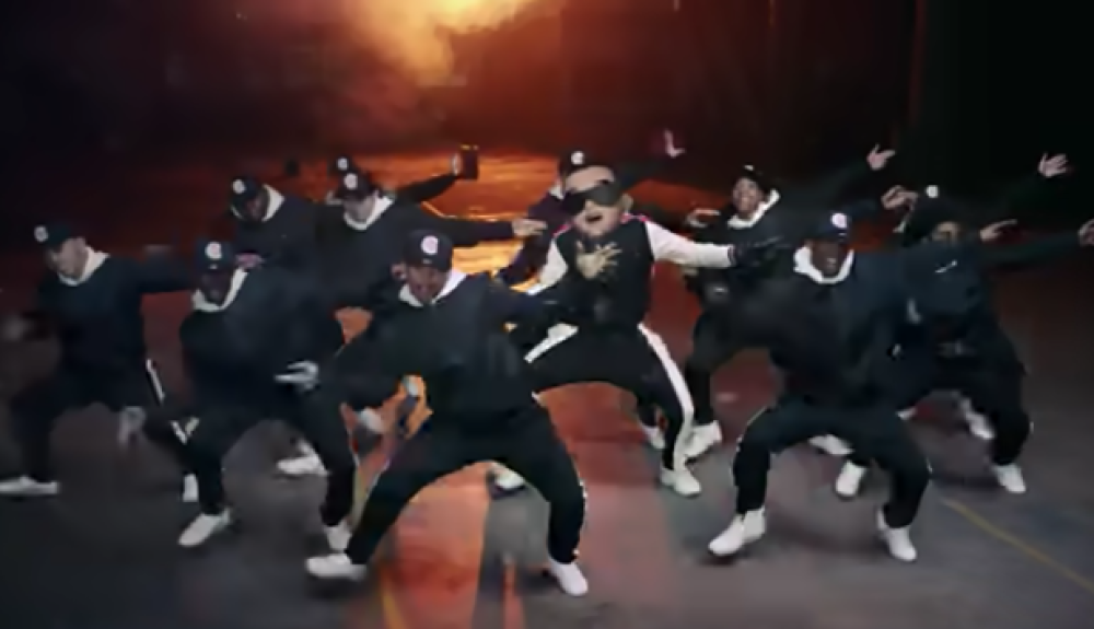 4 Daddy Yankee & Snow - Con Calma