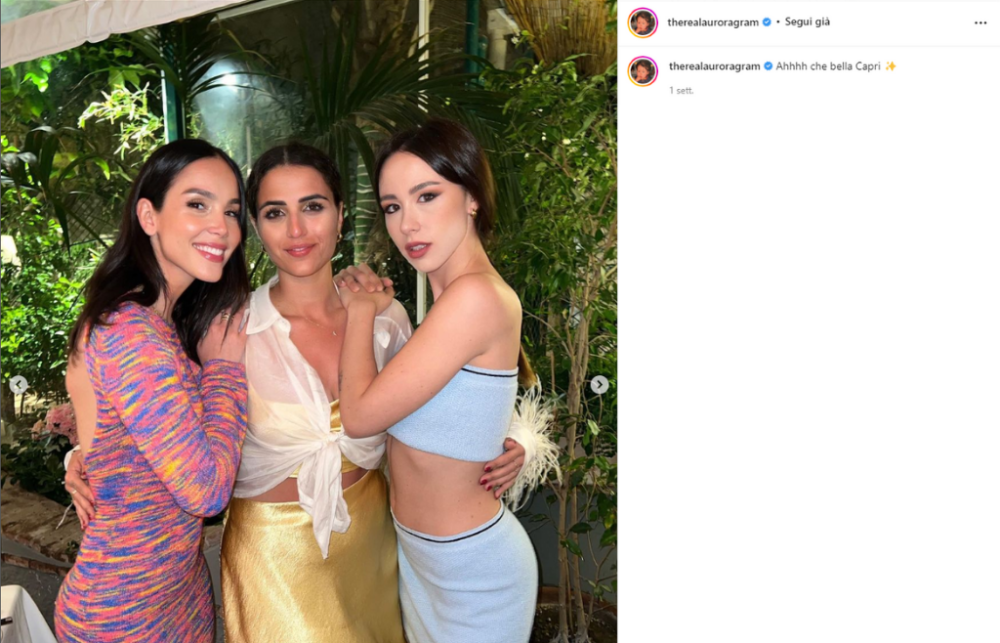 Aurora ramazzotti con  le amiche Paola Di Benedetto, e Sara Daniele