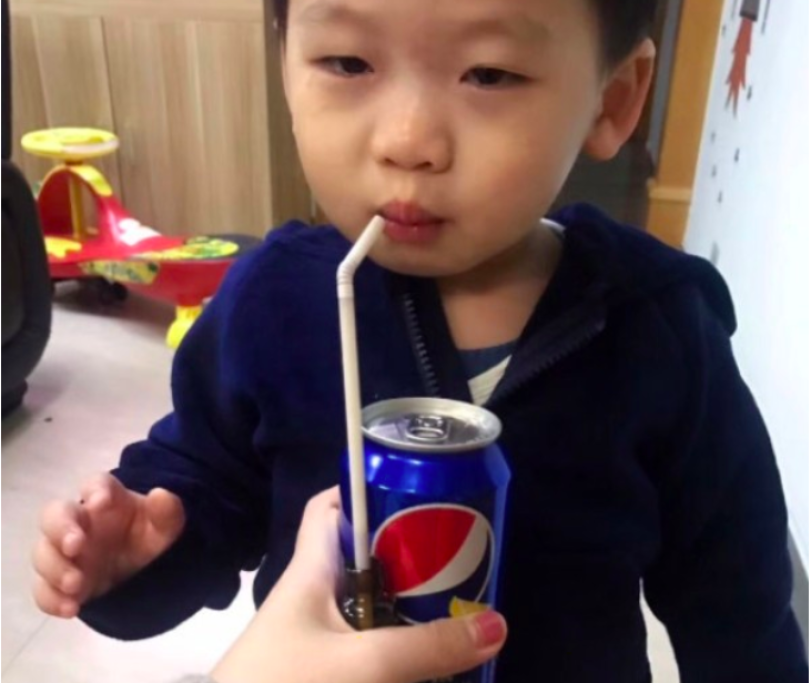Come fare prendere la medicina ai bambini? Così!