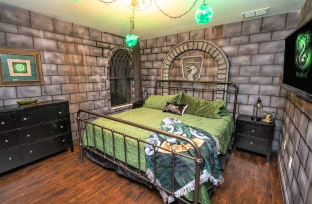 Una camera da letto in perfetto stile Harry Potter