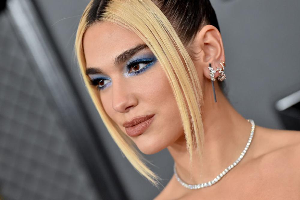 Anche il make up e le acconciature sono perfette