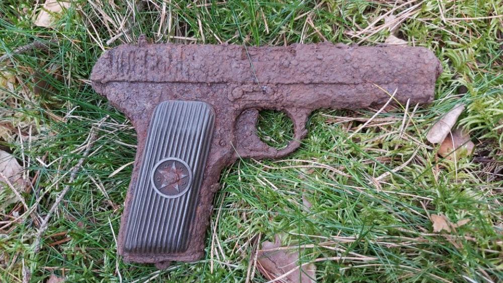Una pistola, a giudicare dalle condizioni, meglio usarla come martello. 