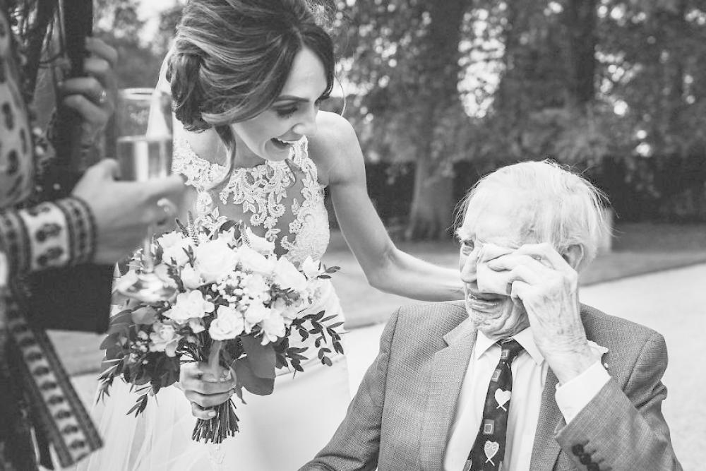 C'è qualcosa di più bello di un padre in lacrime per sua figlia?