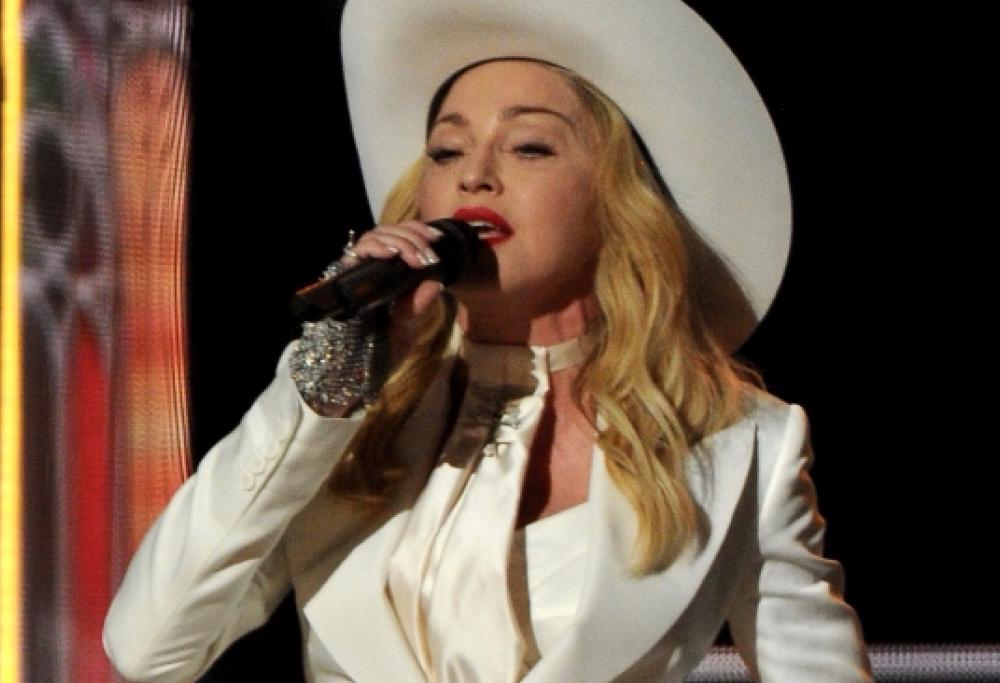 Madonna denunciata dai fan: i concerti iniziano sempre in ritardo