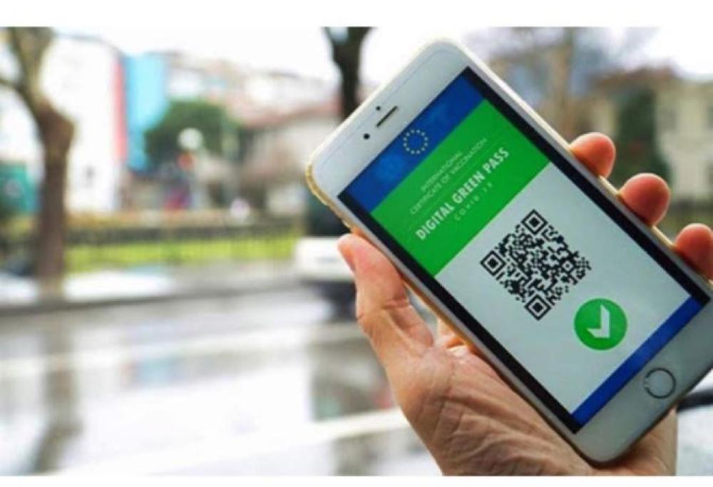Il Garante della privacy avverte: postare il green pass sui social è pericoloso