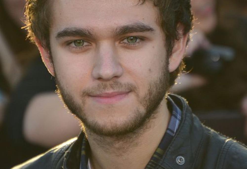 Zedd a 105 Mi Casa.
