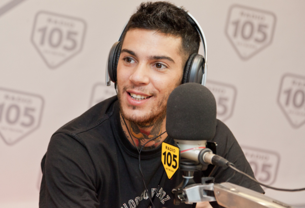 Emis Killa mette un freno: basta commenti sulla sua pagina Instagram 