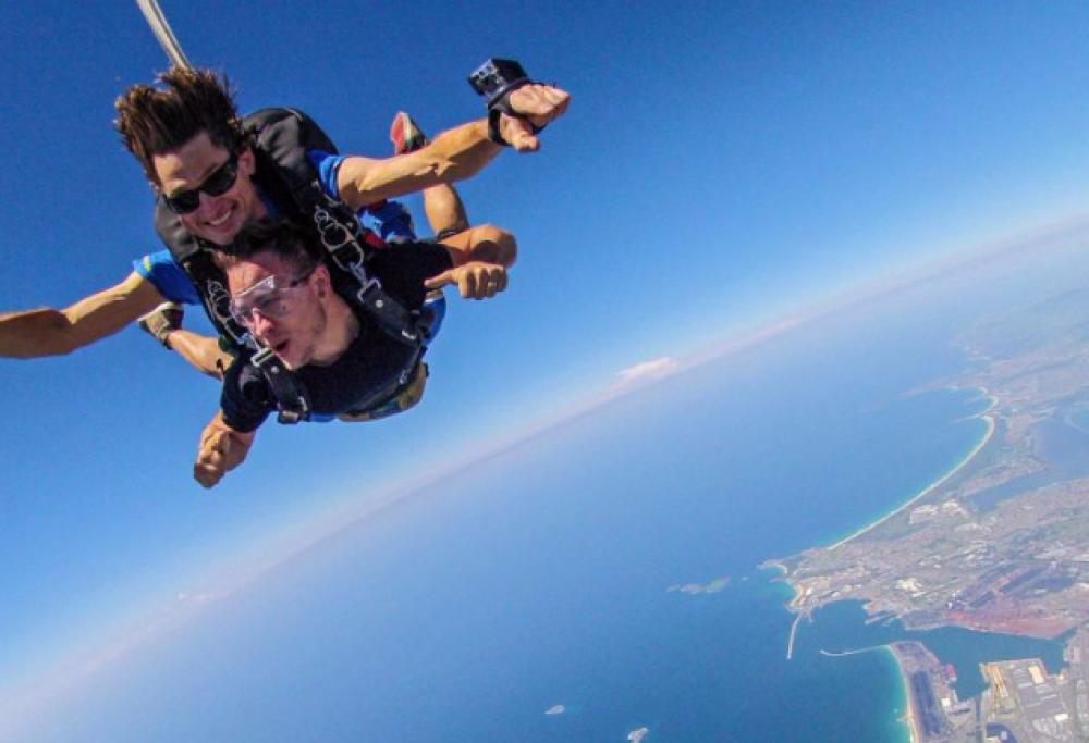 Pagato 93.000 dollari per divertirsi il più possibile in 6 mesi