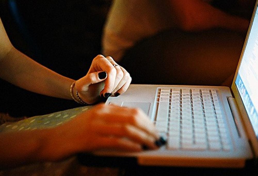 Perché spiare i social di una persona prima di incontrarla è inutile