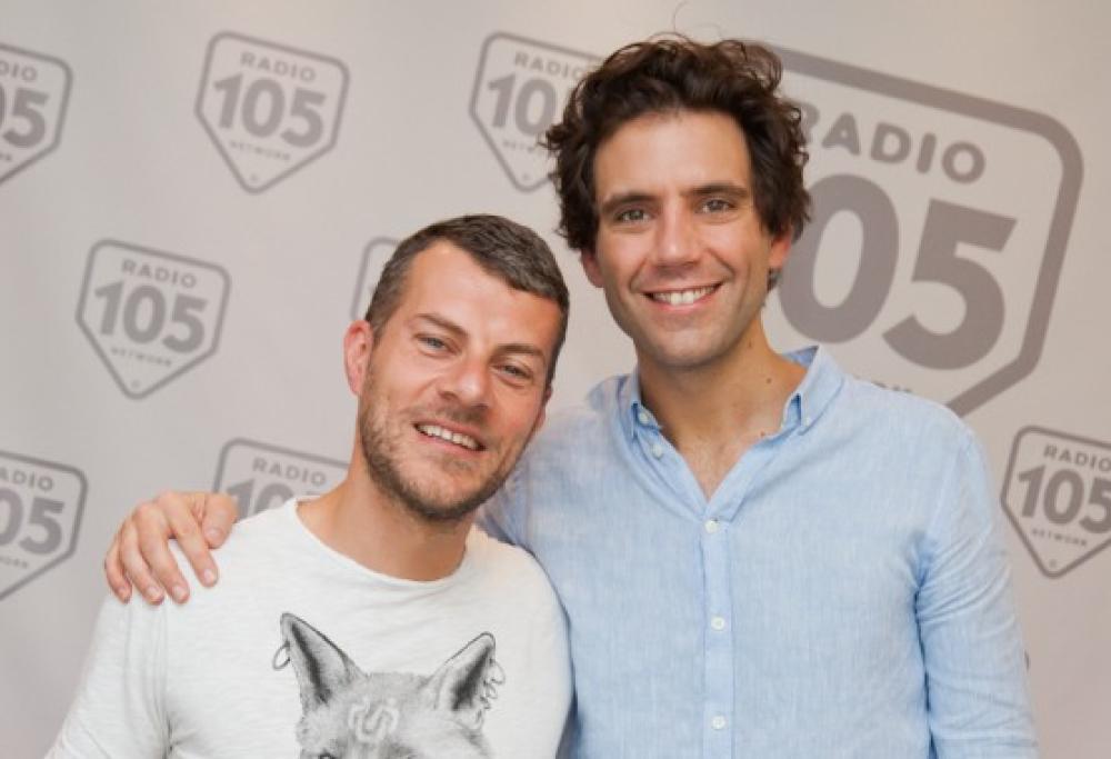 Mika a 105 Mi Casa: “Il mio album intimo, nato a casa mia”.

