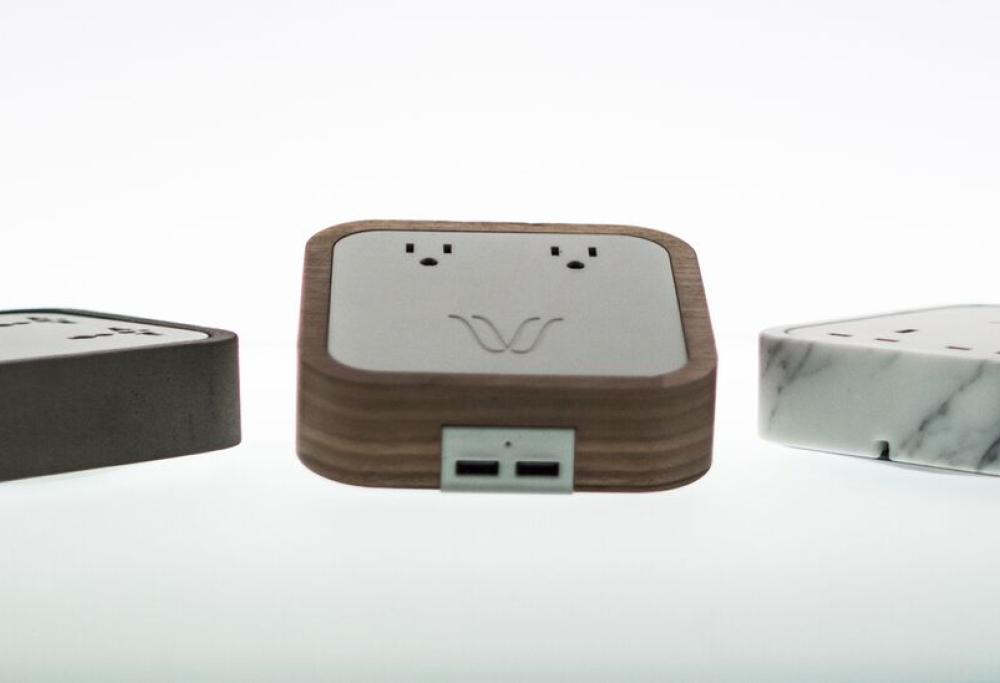A Smart Up parla l'inventore di “Woodie”, la multipresa di legno, marmo e cemento.
