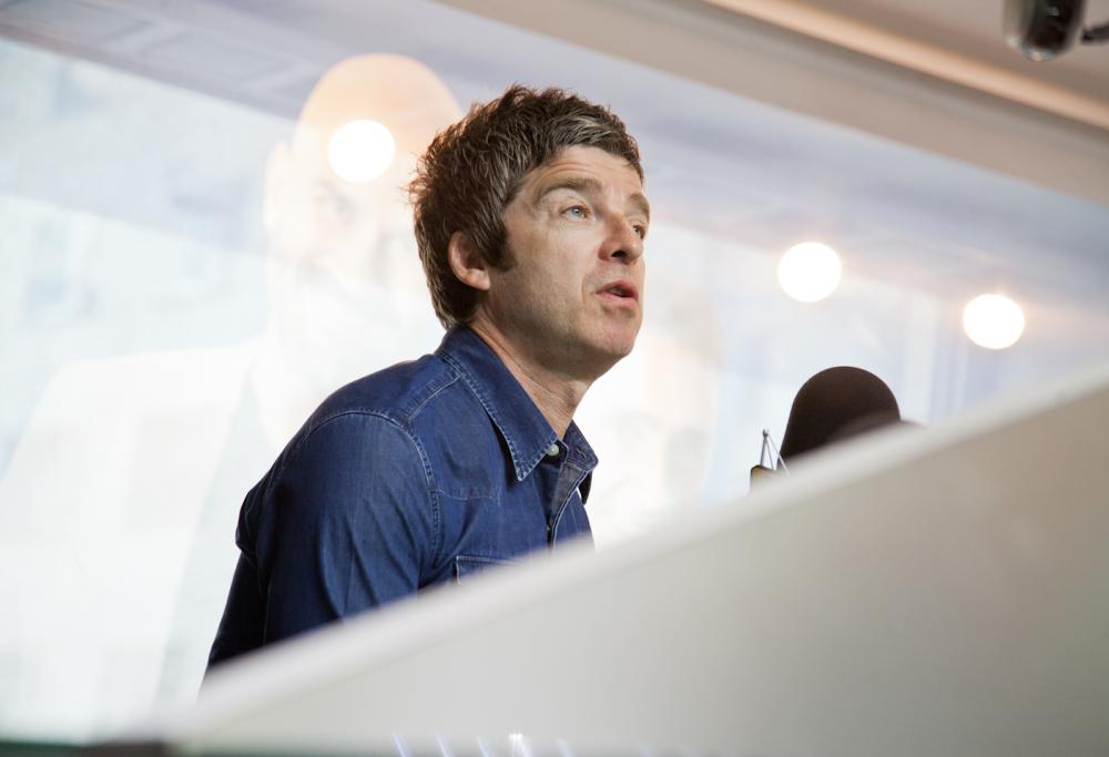 NOEL GALLAGHER A 105 MI CASA
