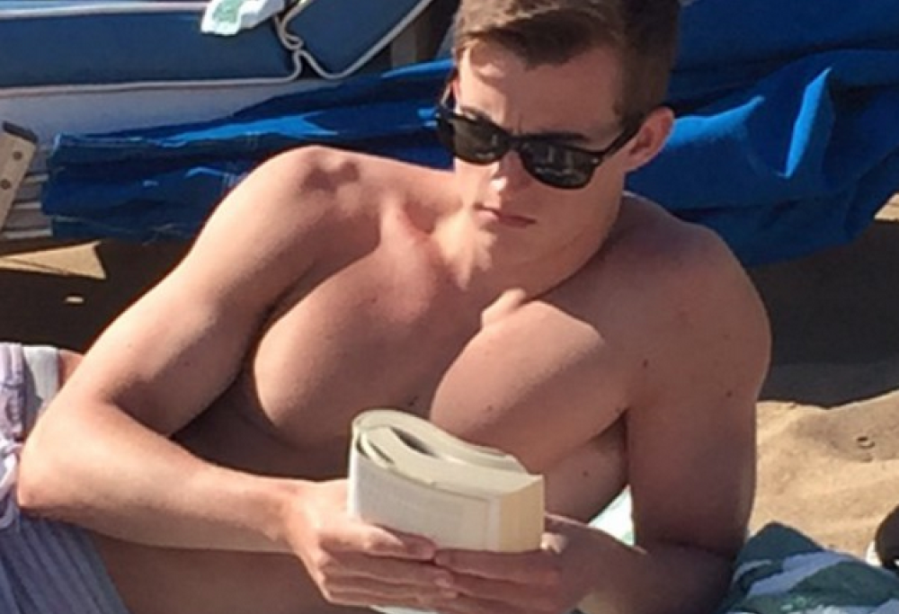 Hot Dudes Reading