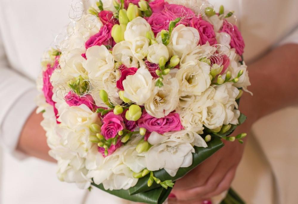 La neo sposa senza trucco è brutta. Il marito la cita per danni