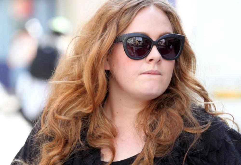 Adele: problemi al petto ma si esibisce lo stesso