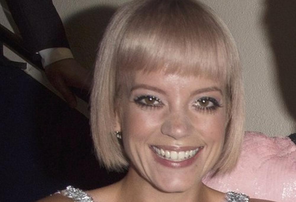 Lily Allen guida le proteste anti-Cameron 