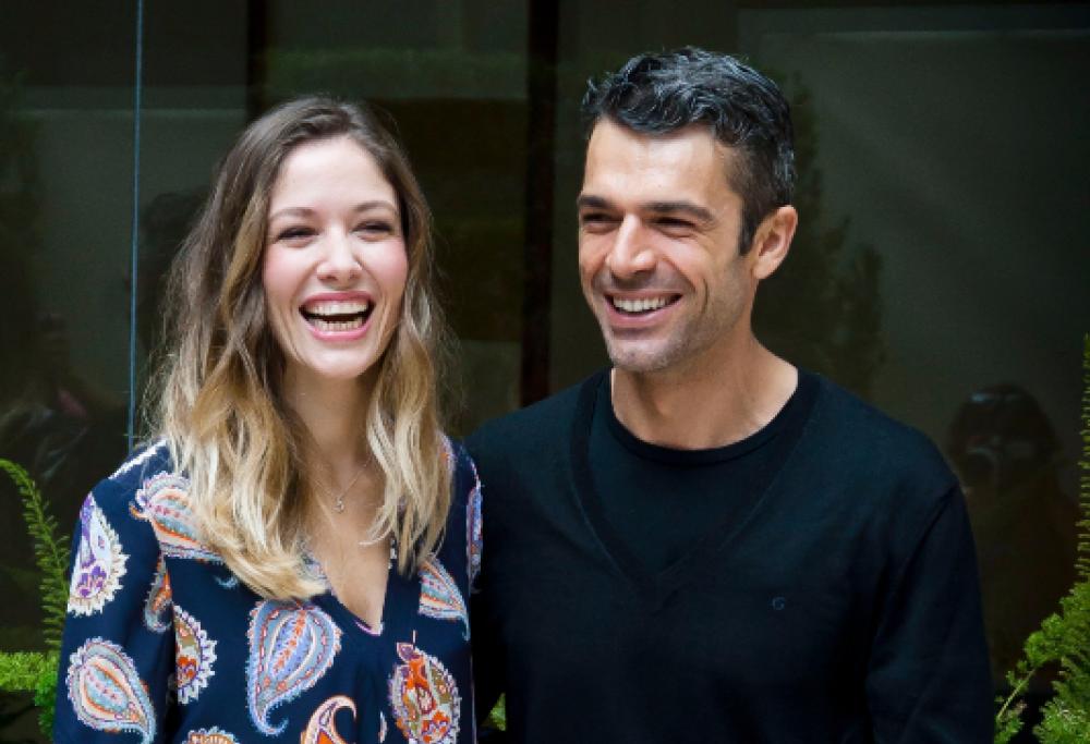 Luca Argentero e Sarah Felberbaum, “Poli opposti”, a 105 Friends