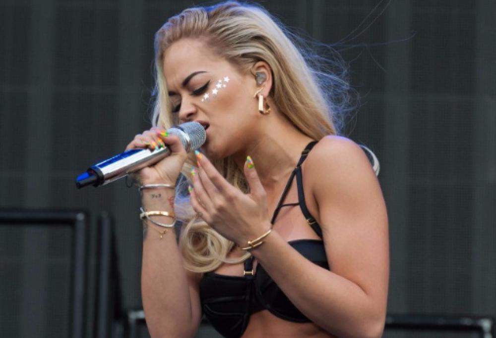 Rita Ora scoppia in lacrime dinanzi al giudice