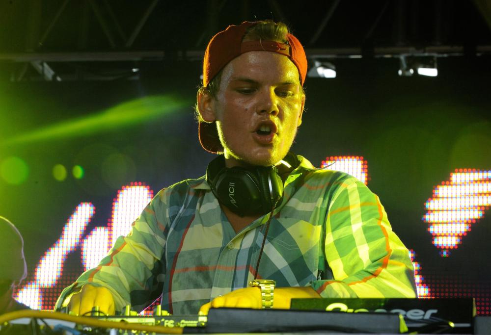 Avicii torna a parlare del suo ritiro dalla scene: "Ora sono più felice"