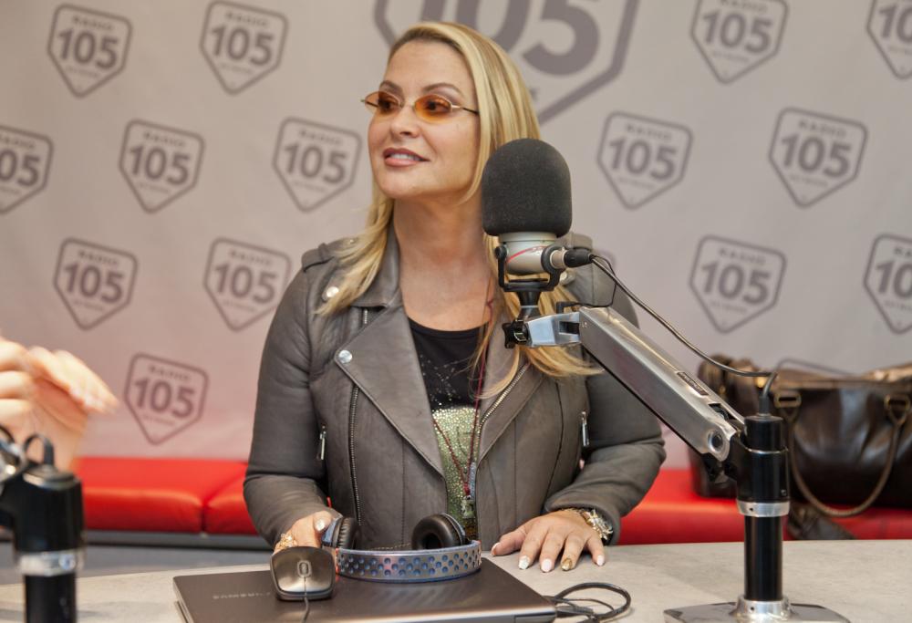 Anastacia mette la voce a riposo
