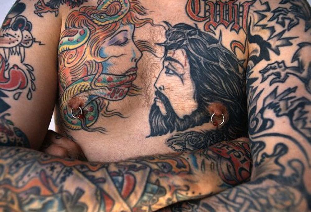 Più tatuaggi hai, più sei aggressivo. Parola di scienza!