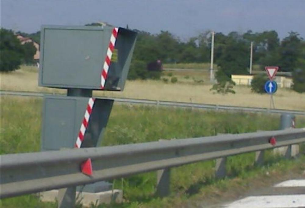 Si vendica dell’ex moglie sfrecciando con la sua targa davanti agli autovelox