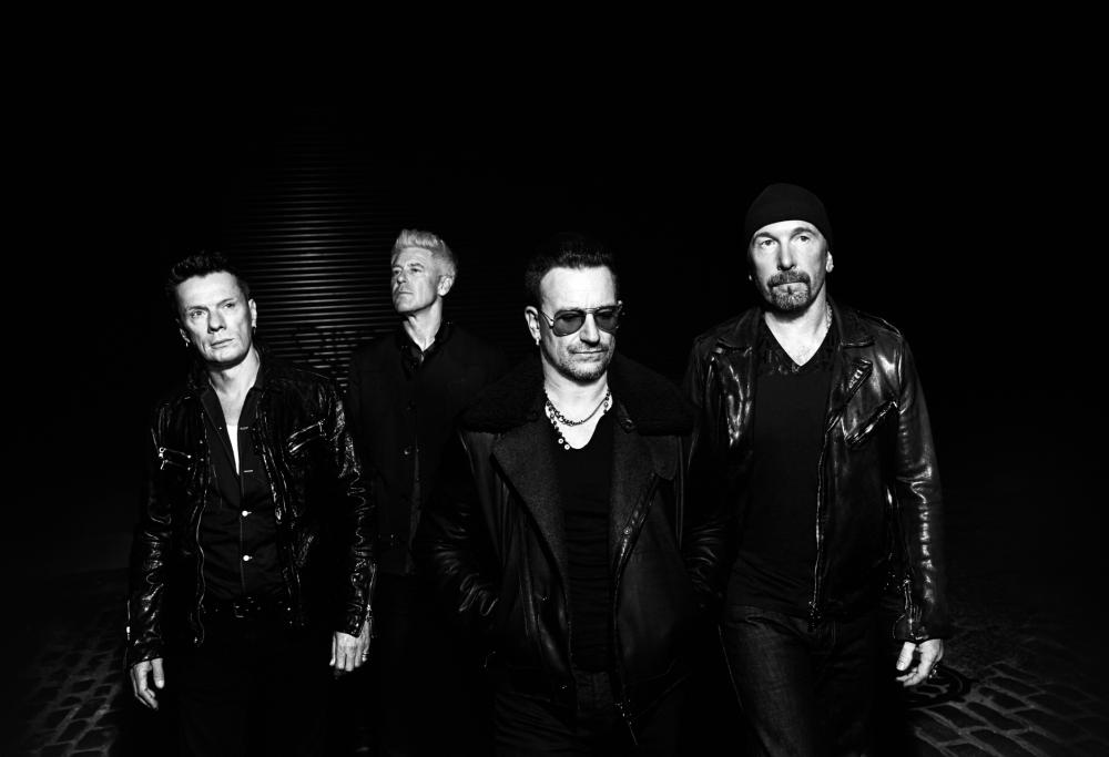 U2: nuovo attacco a Trump, usano la sua voce per "Desire"