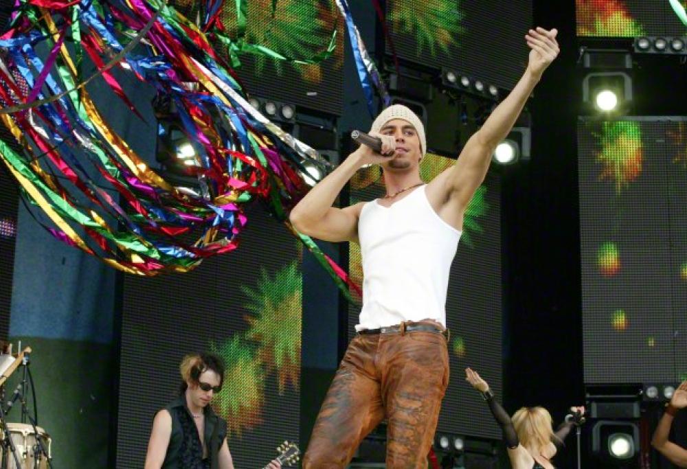 Enrique Iglesias accusato perché “troppo sexy” 