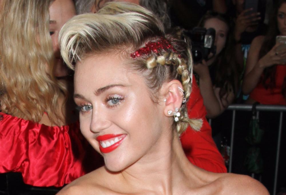 Miley Cyrus sbarca nella nuova serie tv di Woody Allen