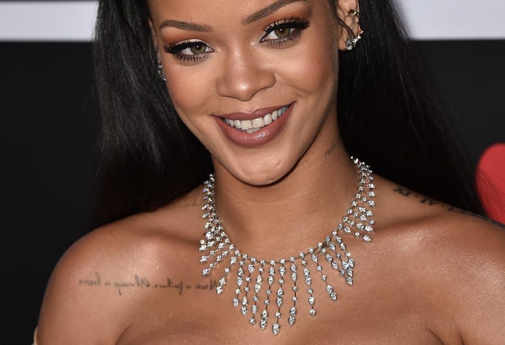 Rihanna lancia la sua seconda linea di cosmetici