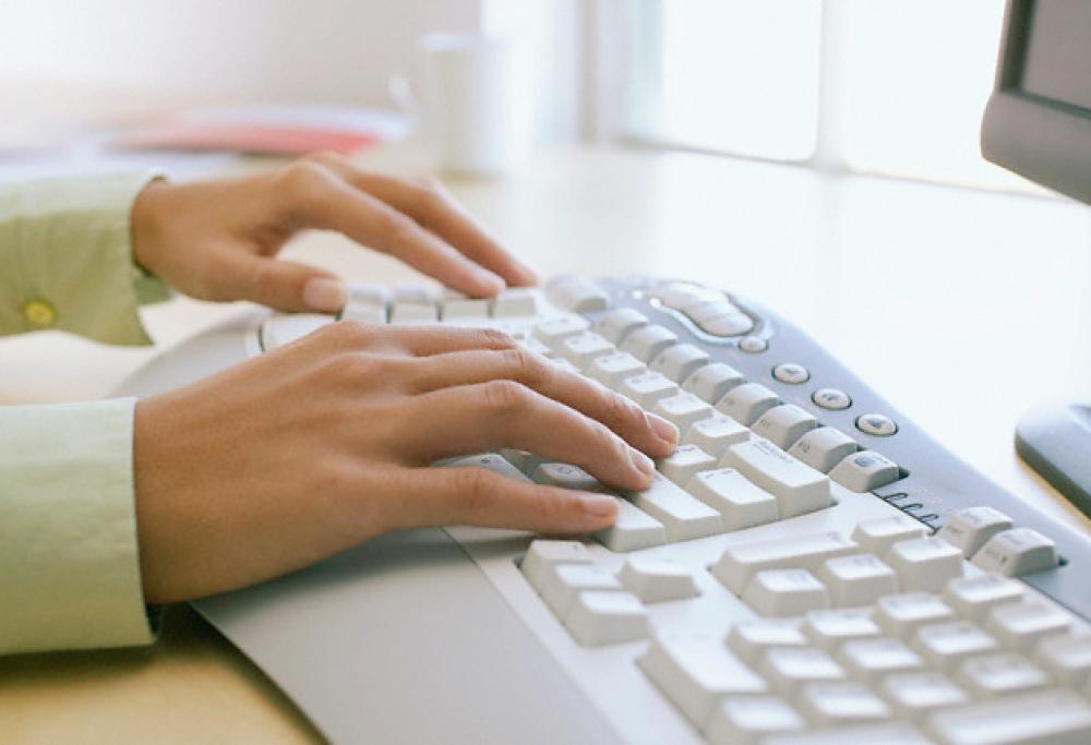 Sai a cosa servono i due segni sulla tastiera del tuo pc?
