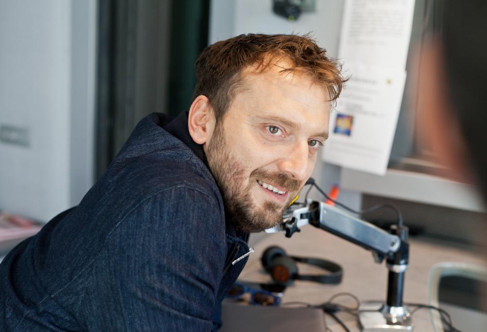 Cesare Cremonini trova la musicassetta di "Squerez"
