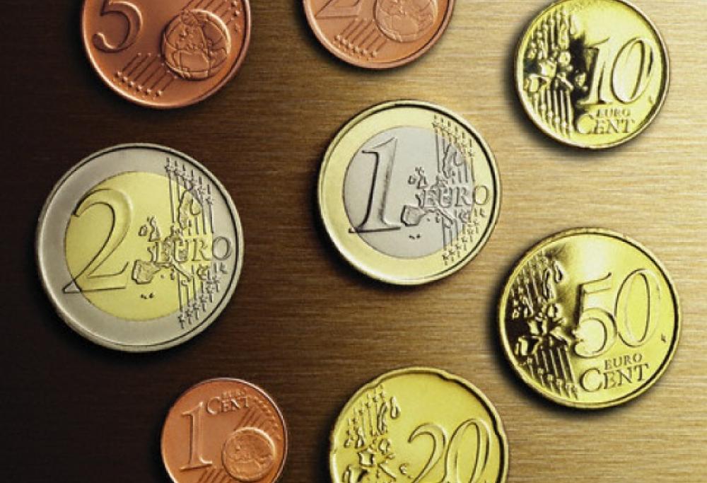 Perché la moneta da 5 cent è più grande di quella da 10?