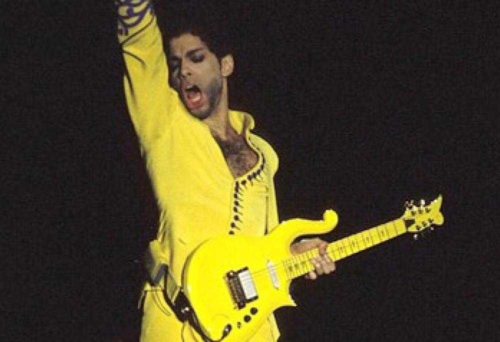 Prince, la chitarra "gialla" finisce all'asta 