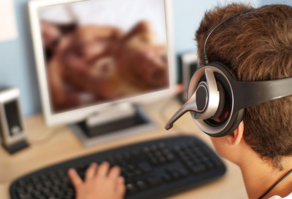 Guardi film porno? Per la scienza sei più religioso degli altri...