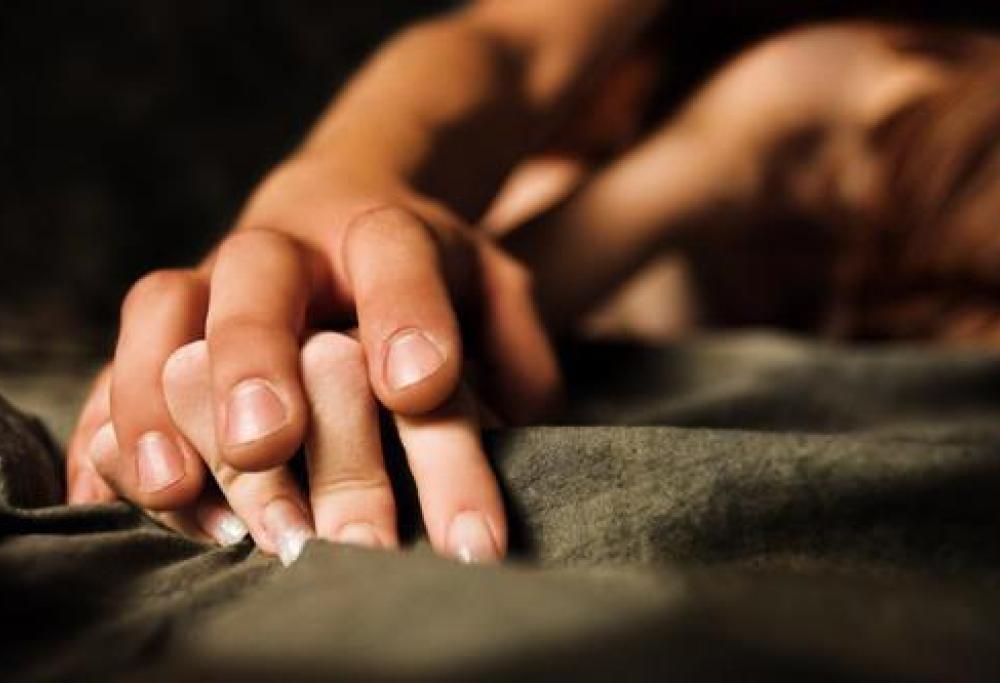 Sesso negato: suocera fa arrestare la nuora per istigazione al suicidio