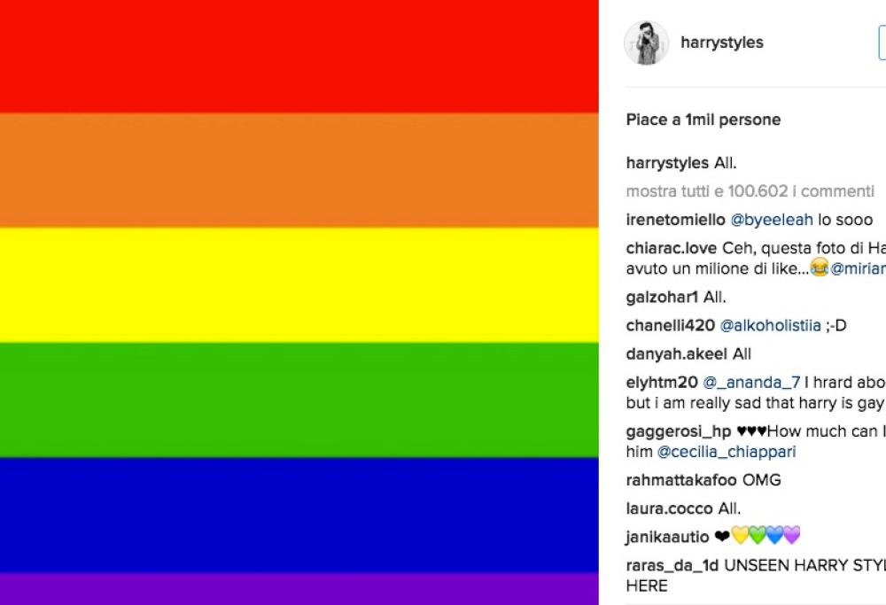 Harry Styles: una bandiera arcobaleno per le vittime di Orlando
