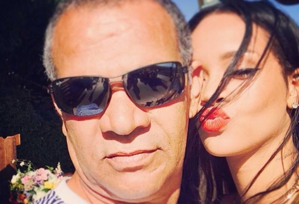 Rihanna compra una casa al padre dal valore di 2 milioni di dollari