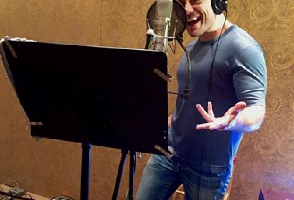 Tiziano Ferro torna in studio di registrazione: ecco le prime immagini