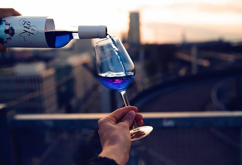 Nasce il vino blu... Lo assaggeresti?