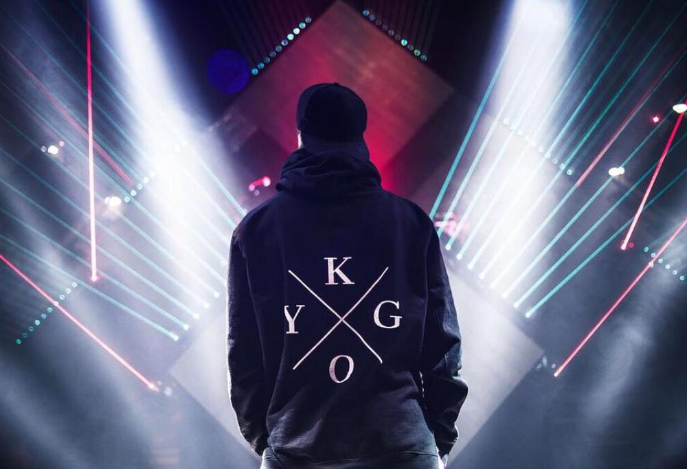 KYGO feat. JULIA MICHAELSCarry me