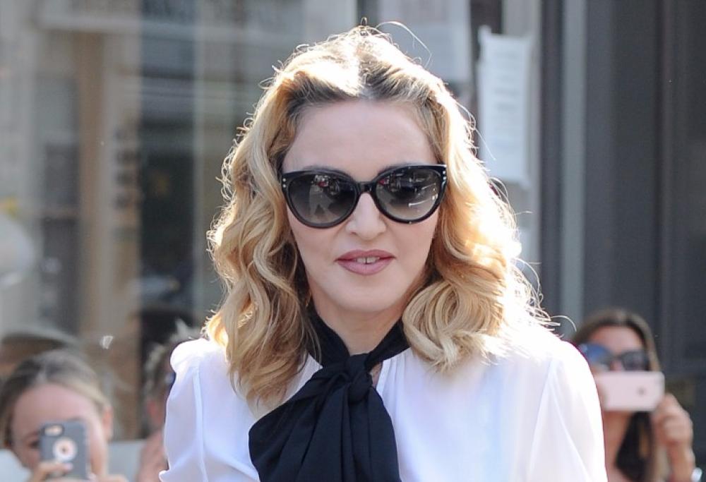 Madonna, cena a Londra con il figlio Rocco